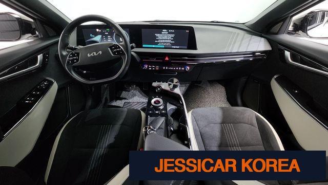 2022 Kia EV6 - Thumbnail 8