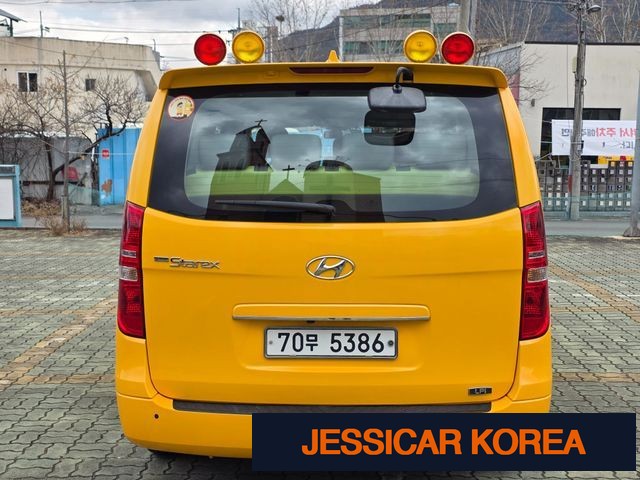 2021 Hyundai The New Grand Starex - Thumbnail 2