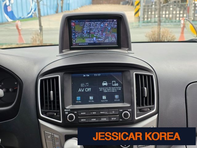 2021 Hyundai The New Grand Starex - Thumbnail 3