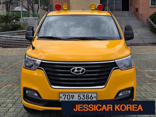 2021 Hyundai The New Grand Starex - Thumbnail 4