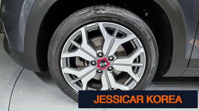 2020 Kia Seltos - Thumbnail 11