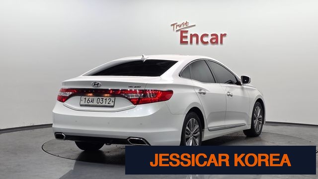 2016 Hyundai Grandeur HG - Thumbnail 18