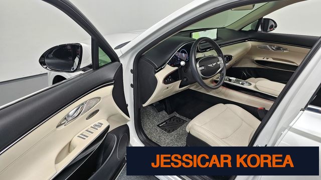 2023 Genesis GV70 - Thumbnail 8