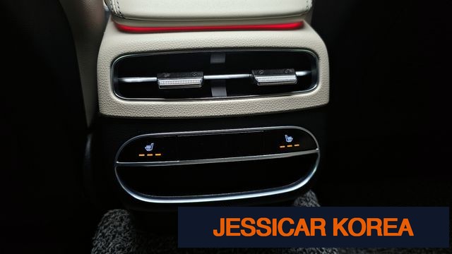 2023 Genesis GV70 - Thumbnail 11
