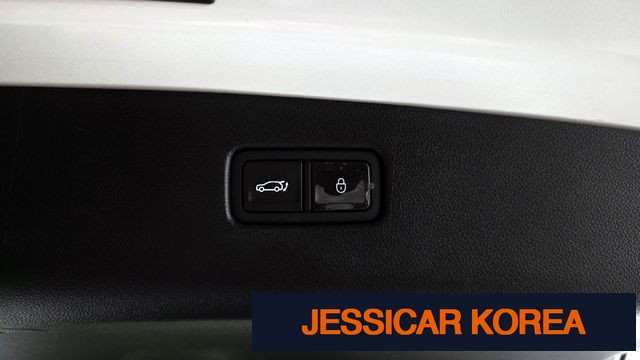 2023 Genesis GV70 - Thumbnail 16
