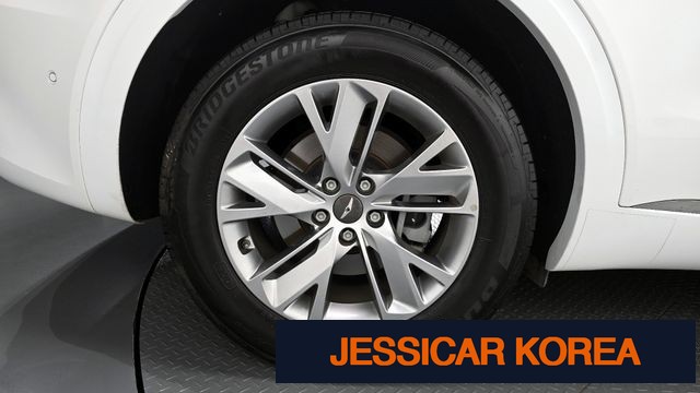 2023 Genesis GV70 - Thumbnail 19