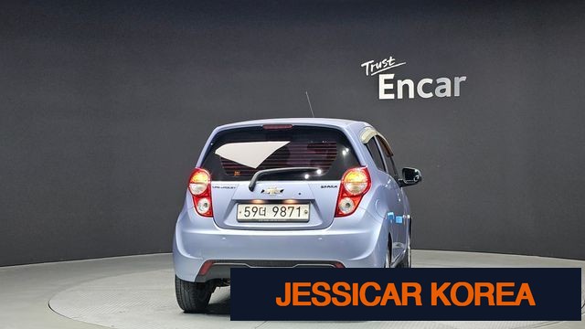 2015 Chevrolet Spark - Thumbnail 2