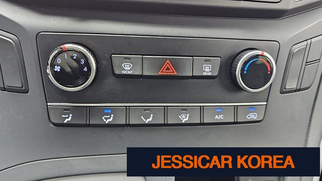 2020 Hyundai The New Grand Starex - Thumbnail 5