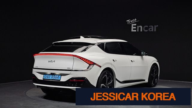 2023 Kia EV6 - Thumbnail 4