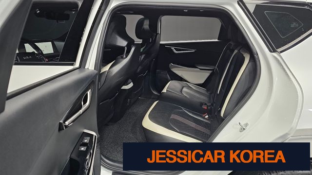 2023 Kia EV6 - Thumbnail 17