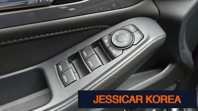 2020 Chevrolet Traverse - Thumbnail 2
