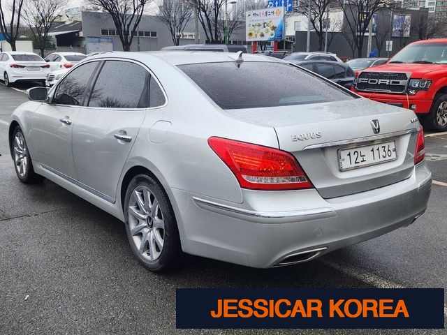 2010 Hyundai Equus (new model) - Thumbnail 2