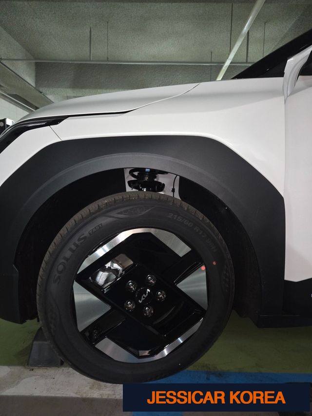 2027 Kia EV3 - Thumbnail 13
