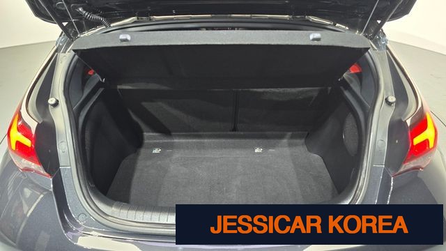 2018 Hyundai Veloster (JS) - Thumbnail 8