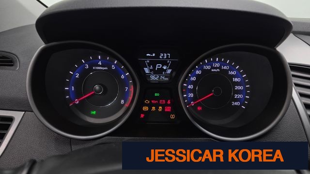 2015 Hyundai The New Avante - Thumbnail 20