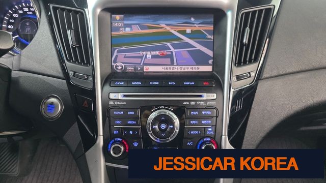 2010 Hyundai YF Sonata - Thumbnail 5