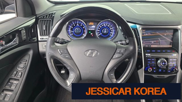 2010 Hyundai YF Sonata - Thumbnail 7