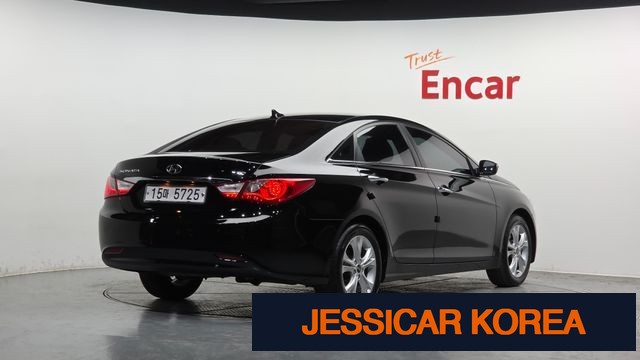2010 Hyundai YF Sonata - Thumbnail 13