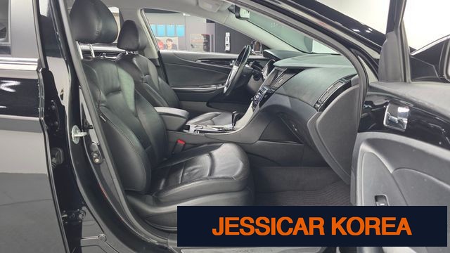 2010 Hyundai YF Sonata - Thumbnail 14