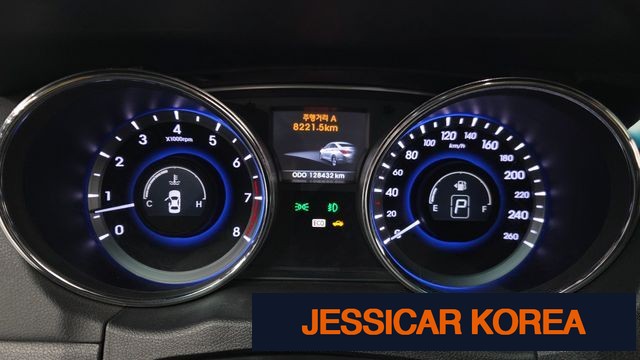 2010 Hyundai YF Sonata - Thumbnail 15