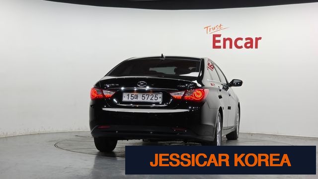 2010 Hyundai YF Sonata - Thumbnail 19