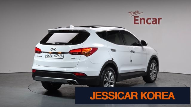 2015 Hyundai Santa Fe DM - Thumbnail 2
