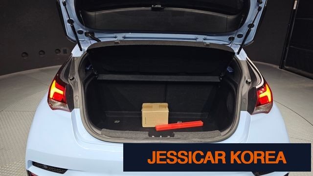 2019 Hyundai Veloster (JS) - Thumbnail 3