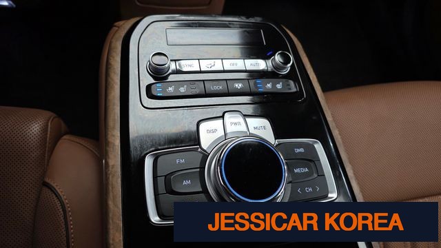 2019 Genesis G90 - Thumbnail 11