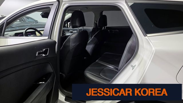 2022 Kia Sportage 5th Gen - Thumbnail 10