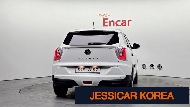 2017 KG Mobility Tivoli - Thumbnail 2