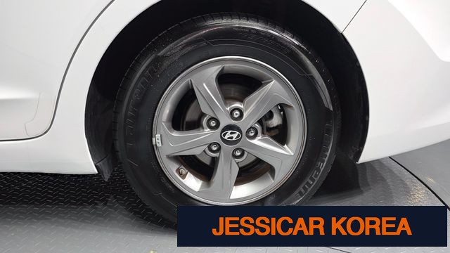 2017 Hyundai Avante AD - Thumbnail 9