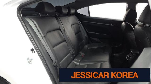 2017 Hyundai Avante AD - Thumbnail 15