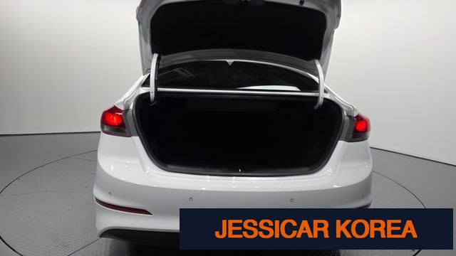 2017 Hyundai Avante AD - Thumbnail 20