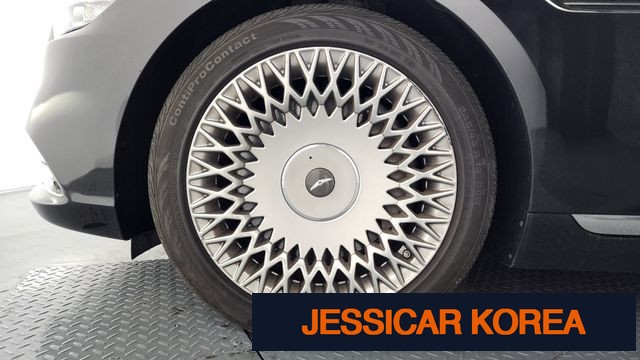 2019 Genesis G90 - Thumbnail 12