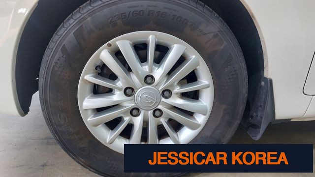 2014 KG Mobility Korando Turismo - Thumbnail 9