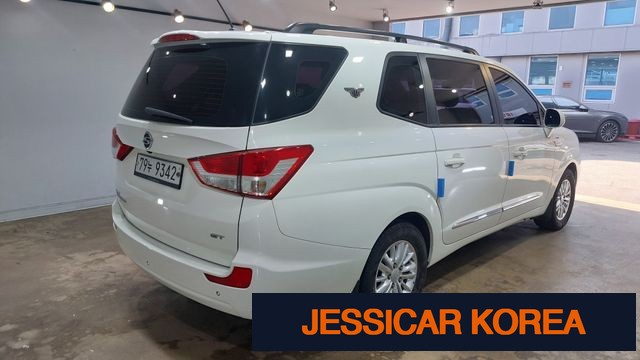 2014 KG Mobility Korando Turismo - Thumbnail 17