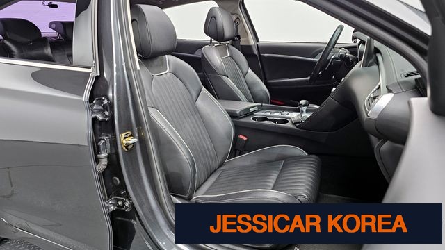 2018 Genesis G70 - Thumbnail 18