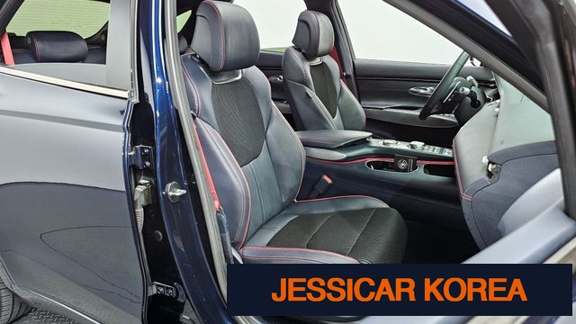 2021 Genesis GV70 - Thumbnail 16
