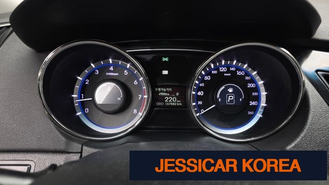 2010 Hyundai YF Sonata - Thumbnail 4