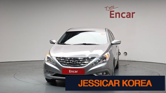 2010 Hyundai YF Sonata - Thumbnail 5