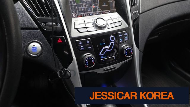 2010 Hyundai YF Sonata - Thumbnail 9