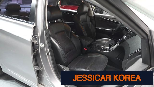 2010 Hyundai YF Sonata - Thumbnail 13