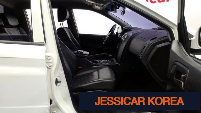 2016 KG Mobility Korando Sports - Thumbnail 6
