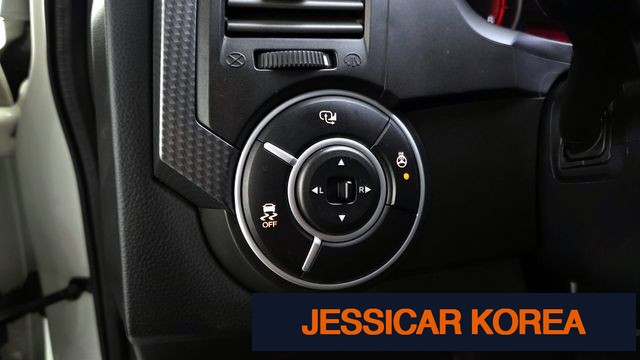 2016 KG Mobility Korando Sports - Thumbnail 12
