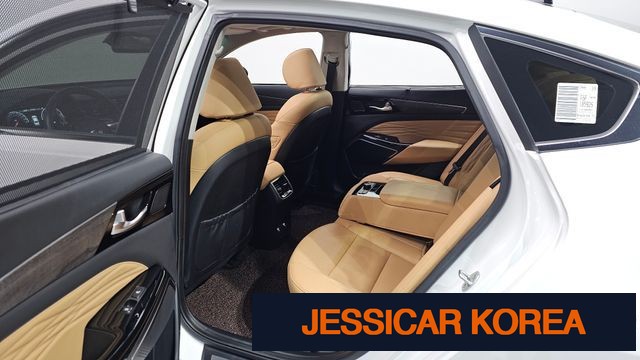 2020 Kia K7 Premier - Thumbnail 16