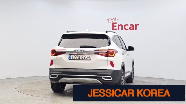 2023 Kia Seltos - Thumbnail 8