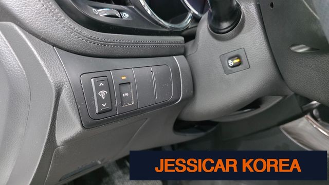 2012 Kia K5 - Thumbnail 4
