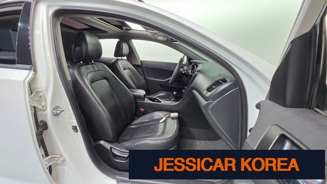 2012 Kia K5 - Thumbnail 8