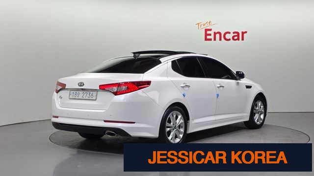 2012 Kia K5 - Thumbnail 11