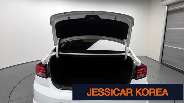 2020 Hyundai The New Avante AD - Thumbnail 5